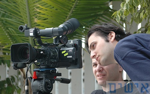 במאי {לנדסמן}, [דור מוססקו] והצלם [צביקה פינקוס]